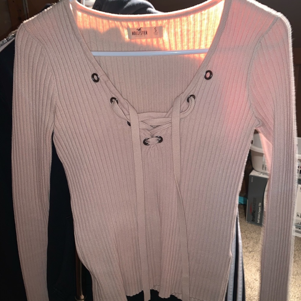 Baby Pink Hollister sweater 👛